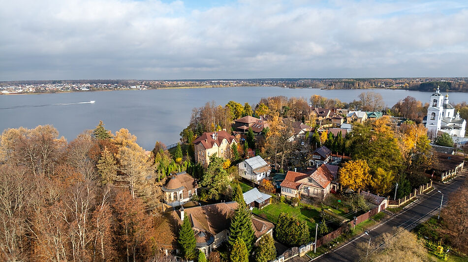 Участок на первой линии Троицкое