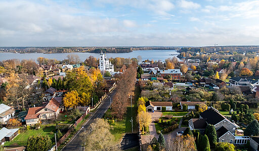 Участок на первой линии Троицкое