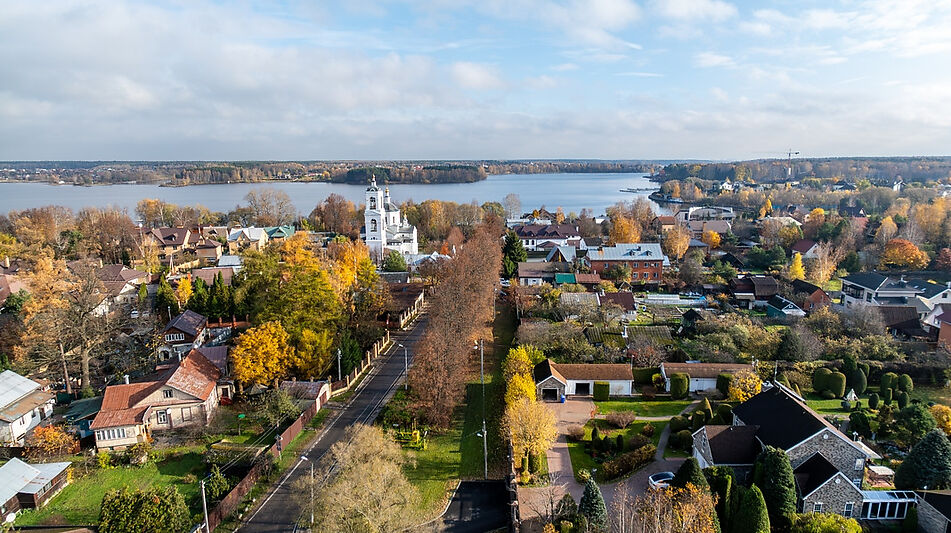 Участок на первой линии Троицкое
