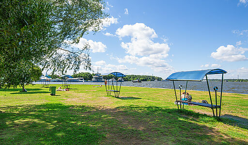 Участок на первой линии Троицкое