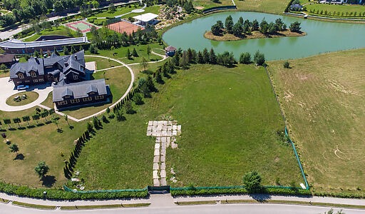 Участок у воды Гольф Яхт Пестово