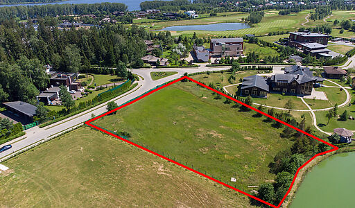 Участок у воды Гольф Яхт Пестово