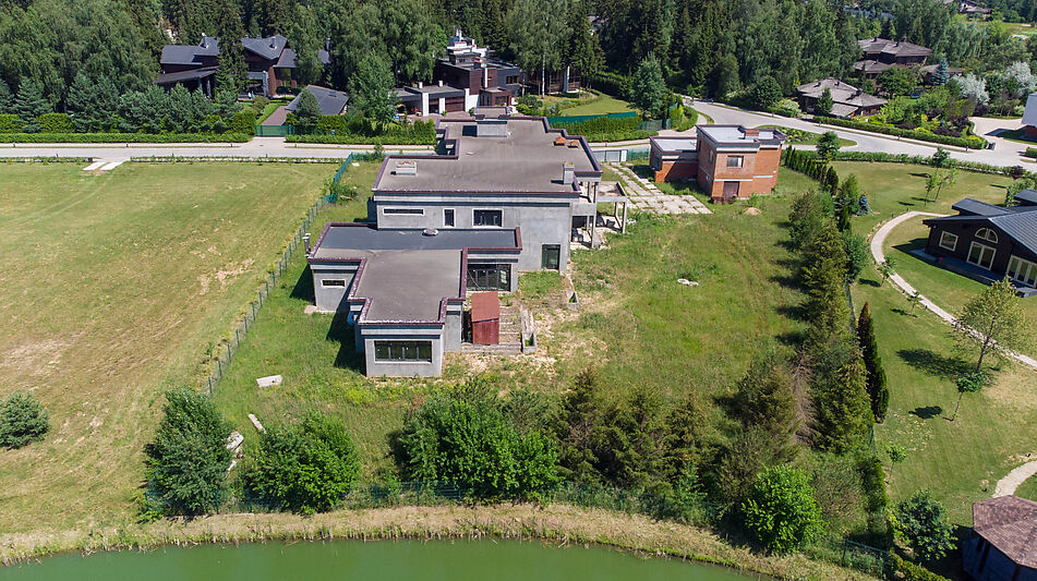 Участок у воды Гольф Яхт Пестово