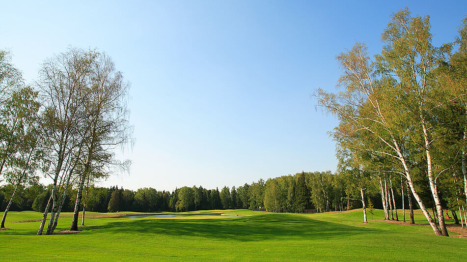 Участок у воды Гольф Яхт Пестово