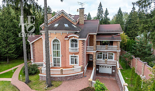 Уникальная усадьба в Дубраве