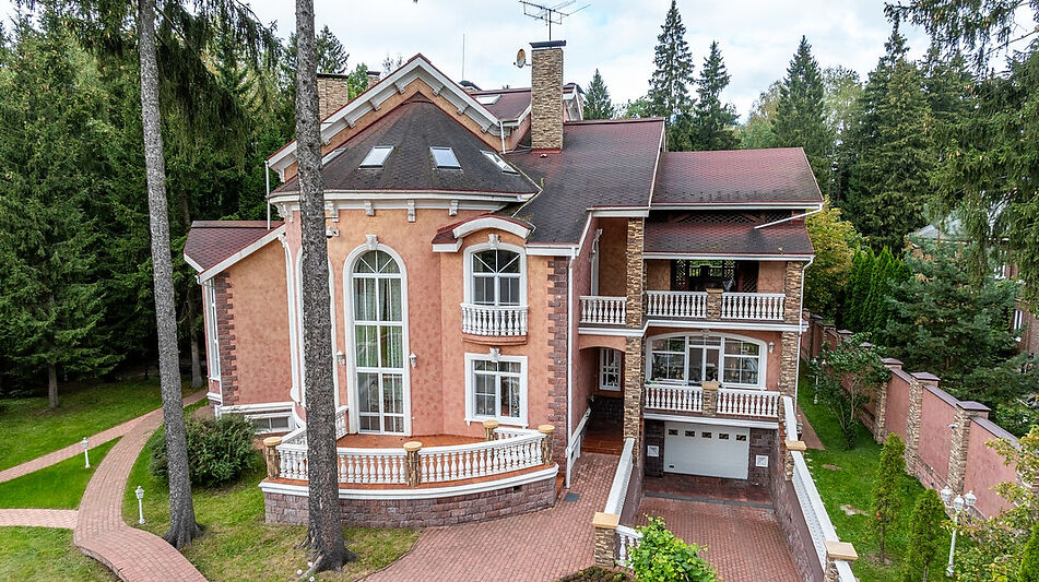 Уникальная усадьба в Дубраве