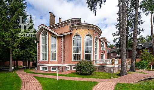 Уникальная усадьба в Дубраве