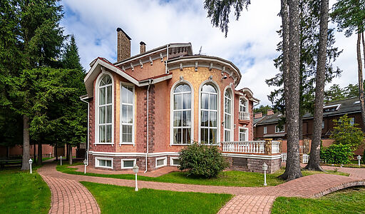 Уникальная усадьба в Дубраве