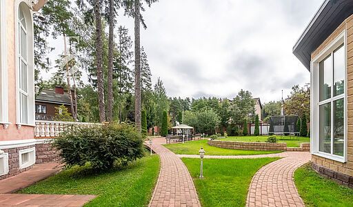 Уникальная усадьба в Дубраве