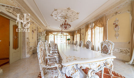 Уникальная усадьба в Дубраве