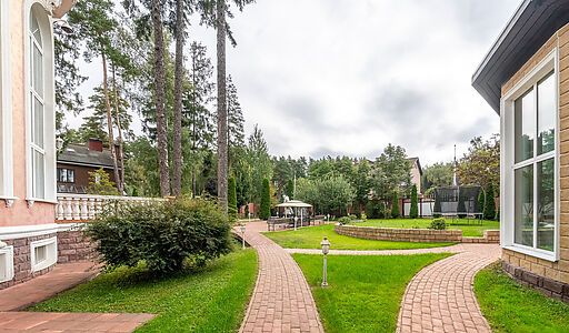 Уникальная усадьба в Дубраве