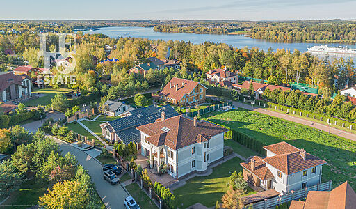 Дом под ключ с бассейном Адмирал