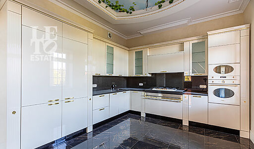 Дом под ключ с бассейном Адмирал