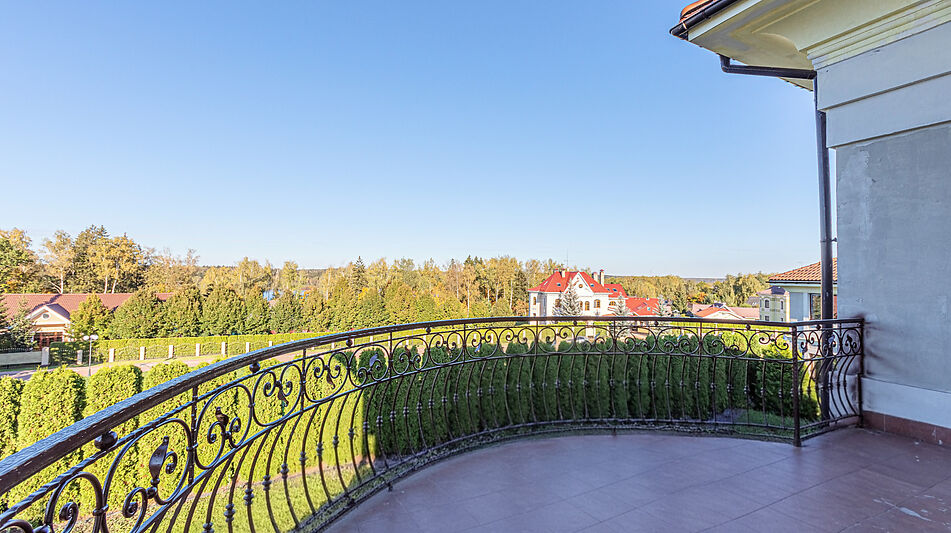 Дом под ключ с бассейном Адмирал