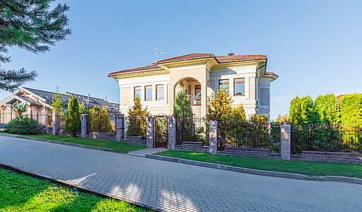 Дом под ключ с бассейном Адмирал