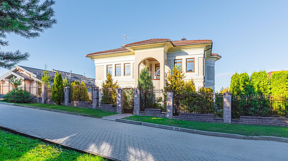 Дом под ключ с бассейном Адмирал