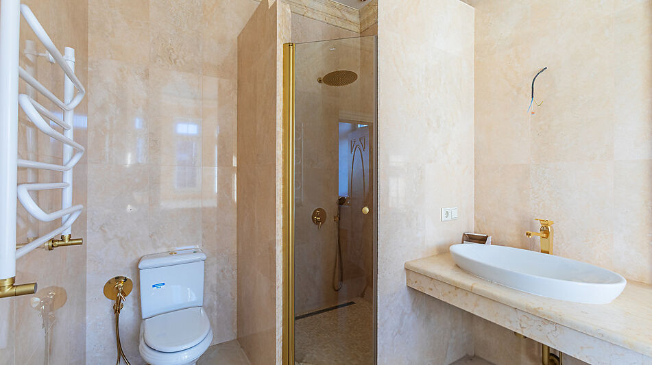 Дом под ключ с бассейном Адмирал