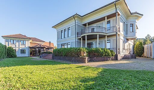 Дом под ключ с бассейном Адмирал