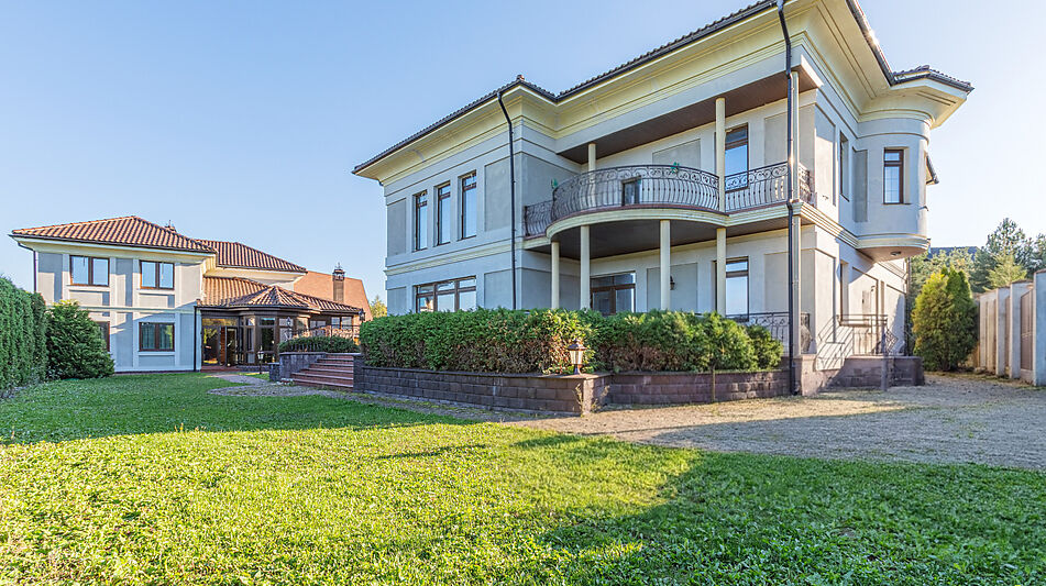 Дом под ключ с бассейном Адмирал