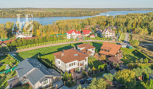 Дом под ключ с бассейном Адмирал