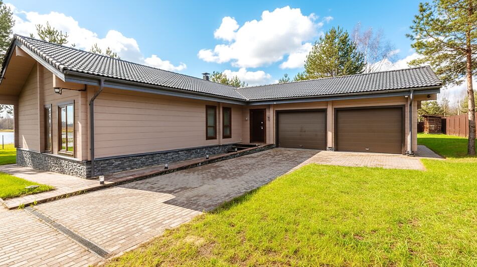 Дом первая линия Калязин