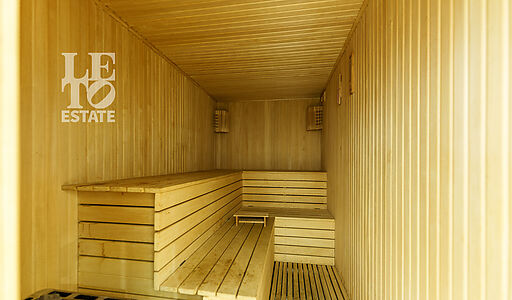 Дом с бассейном в Новогорске