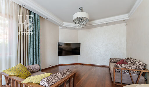 Дом с бассейном в Новогорске