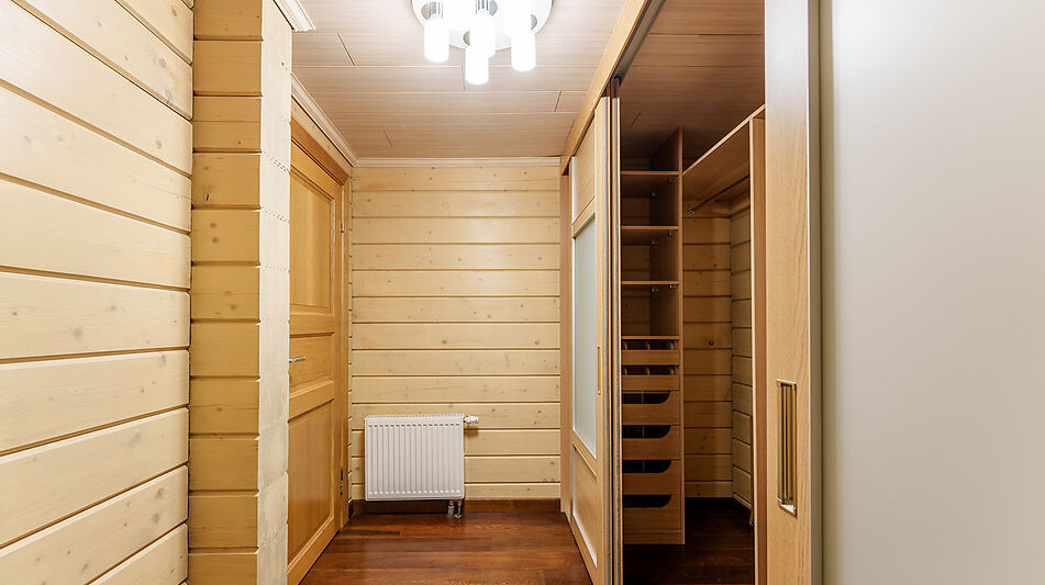 Дом с бассейном в Новогорске