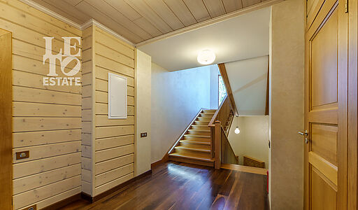 Дом с бассейном в Новогорске