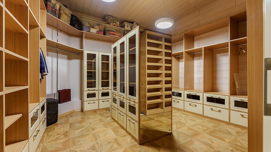 Дом с бассейном в Новогорске