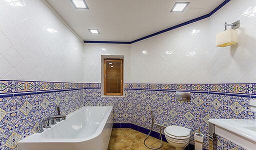 Дом с бассейном в Новогорске