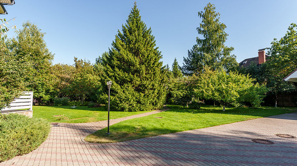 Дом с бассейном в Новогорске