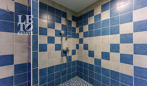 Дом с бассейном в Новогорске