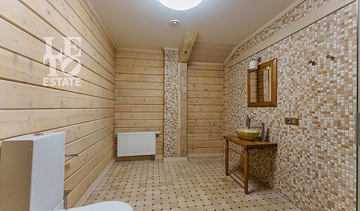 Дом с бассейном в Новогорске