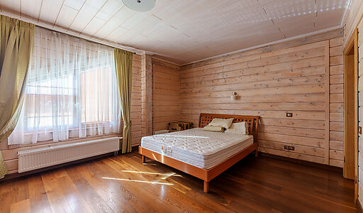 Дом с бассейном в Новогорске