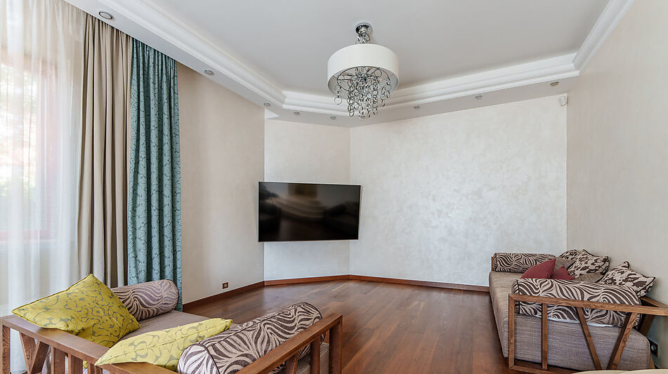 Дом с бассейном в Новогорске