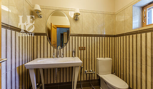 Дом с бассейном в Новогорске