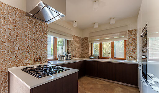 Дом с бассейном в Новогорске