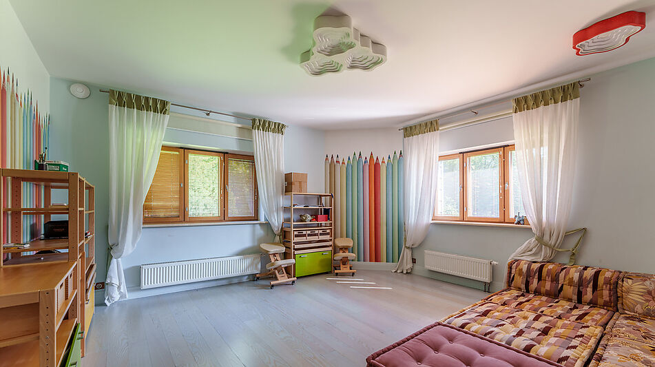 Дом с бассейном в Новогорске