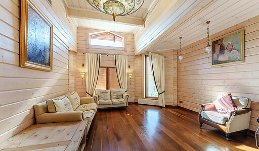 Дом с бассейном в Новогорске