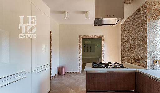 Дом с бассейном в Новогорске