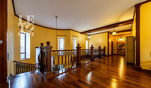 Дом на пруду в Летчике-испытателе