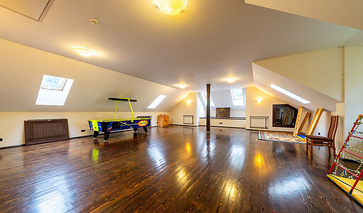 Дом на пруду в Летчике-испытателе