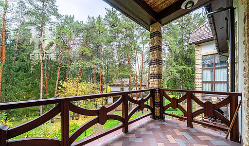 Дом на пруду в Летчике-испытателе