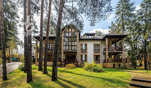 Дом на пруду в Летчике-испытателе