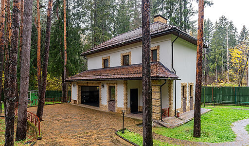 Дом на пруду в Летчике-испытателе