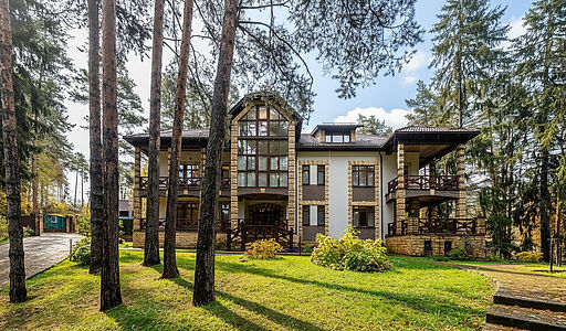 Дом на пруду в Летчике-испытателе