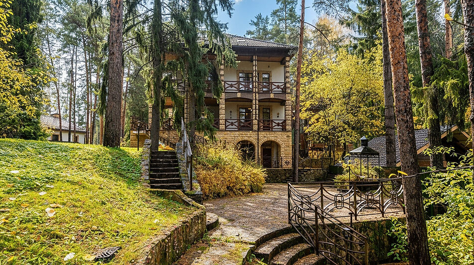 Дом на пруду в Летчике-испытателе