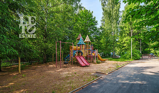 Дом на пруду в Летчике-испытателе