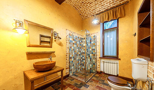 Дом на пруду в Летчике-испытателе